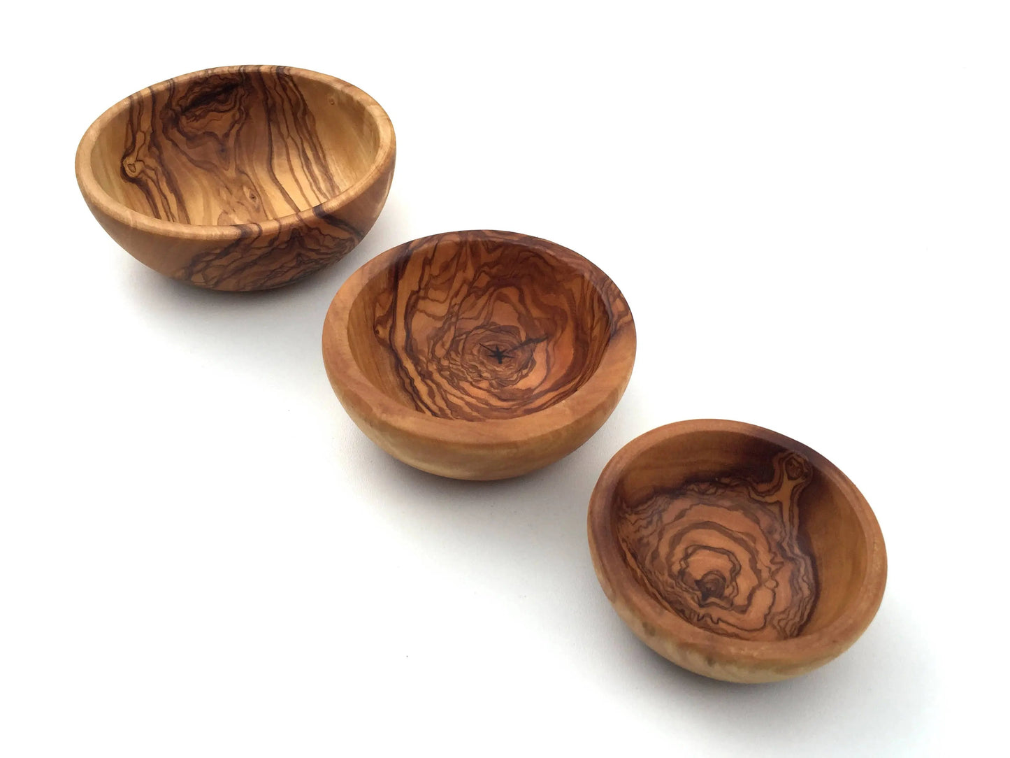 Set med 3 skålar i olivträ