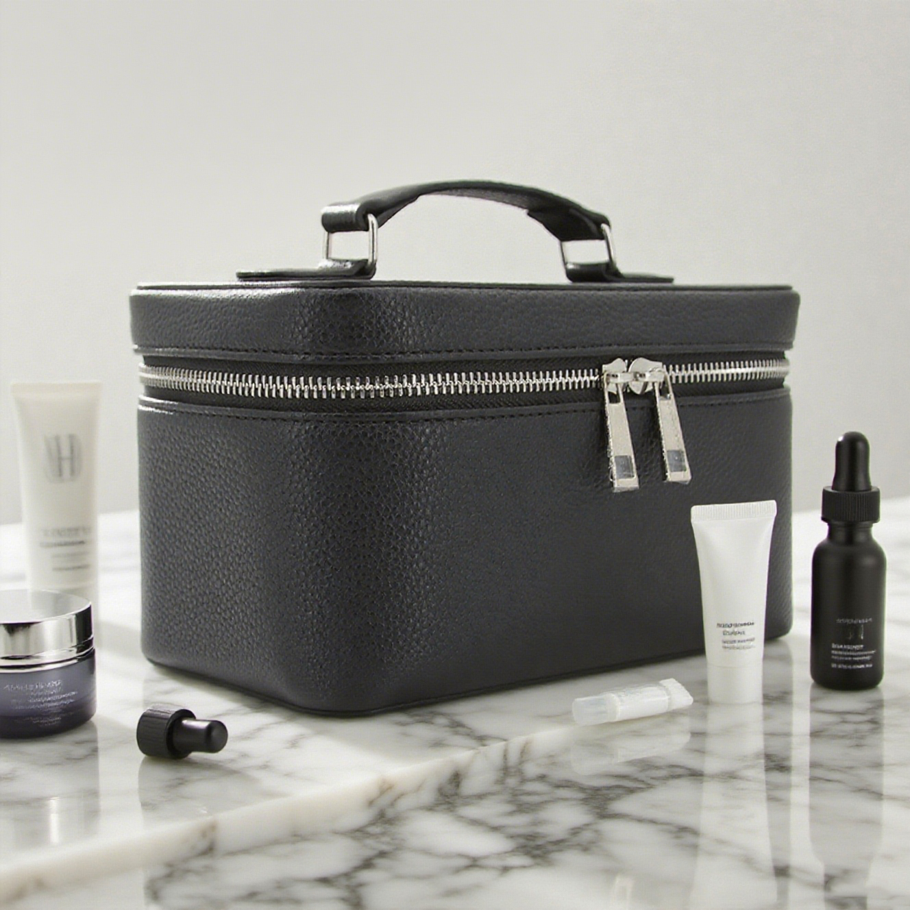 Necessär i läderlook