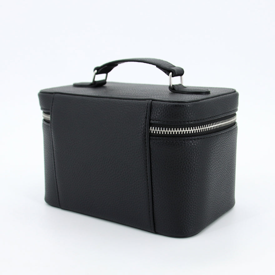 Necessär i läderlook