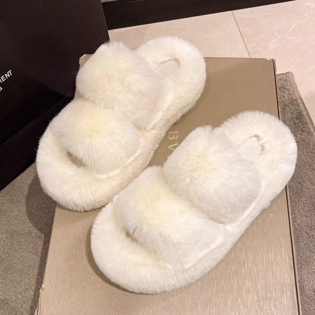 Winter Fluffy Slippers - Fluffiga varma tofflor med sula, Mysiga Tofflor för Vinterkvällar